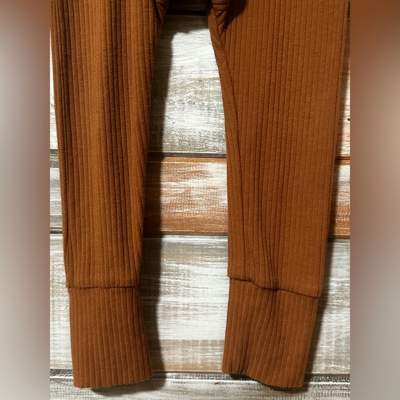 Ribbed Romper - Picture 5 of 7